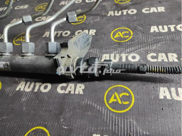 RENAULT 175210542R Распределитель топлива (рампа) в наличии Ровно