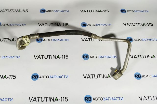 Трубка кондиционера от компрессора к радиатору 3C0820721C VAG