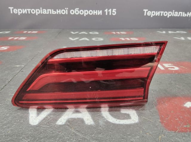Задняя левая внутренняя фара 3CM945307 VAG