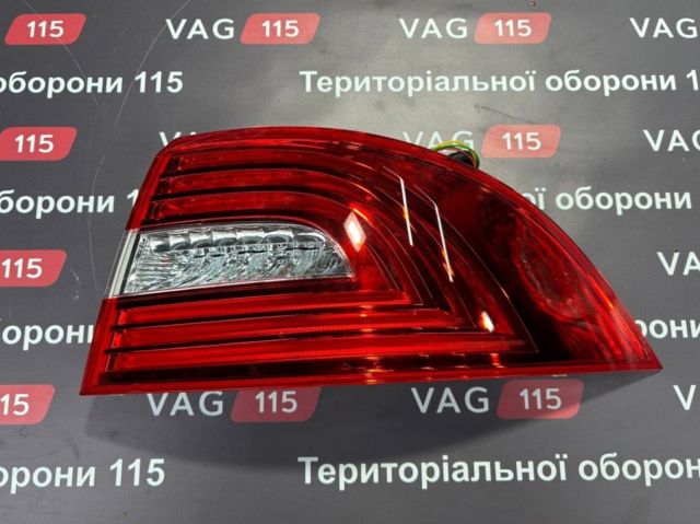 Фара задняя правая внешняя 3T5945096A VAG