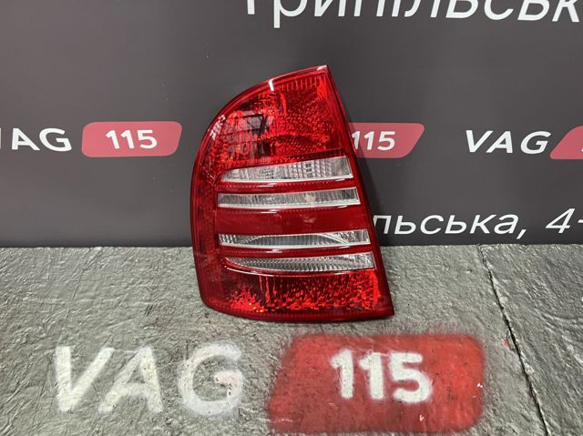 Фонарь задний левый Skoda SuperB 1