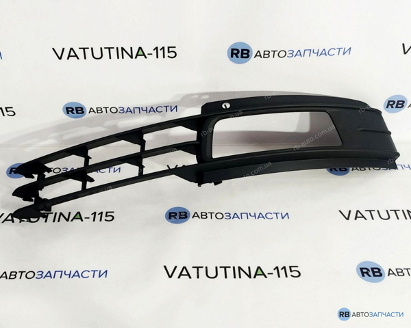 VAG 4F0807681N01C Заглушка (решетка) противотуманных фар бампера переднего левая в наличии Каменское