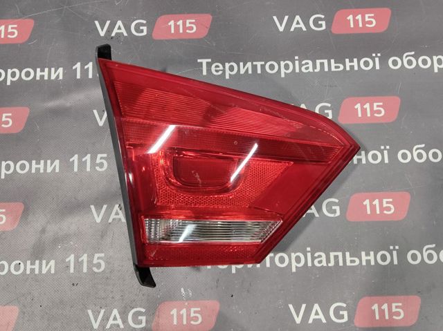 Задняя левая внутренняя фара 561945093C VAG