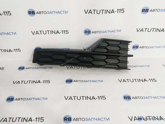 Заглушка ПТФ бампера переднего правая 5E0807682F9B9 VAG
