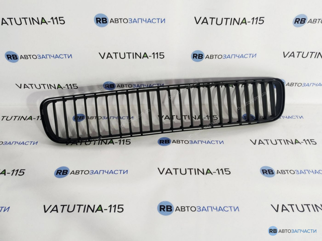 Центральная решетка переднего бампера Skoda Fabia 2