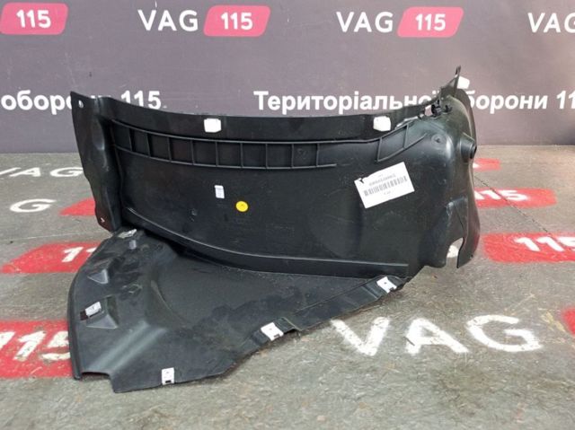 Передний правый подкрылок крыла переднего  8W6853888Q VAG