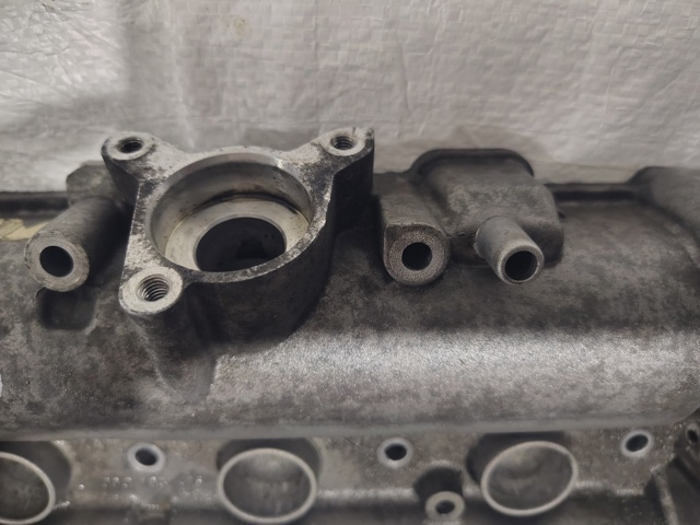 VAG 03C103475AK Крышка клапанная в наличии Днепр