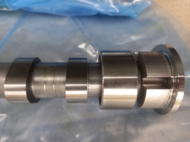 Впускной распредвал двигателя 03C109101AT VAG