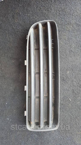 1U0807368B VAG Решетка бампера переднего правая купить в Ужгород