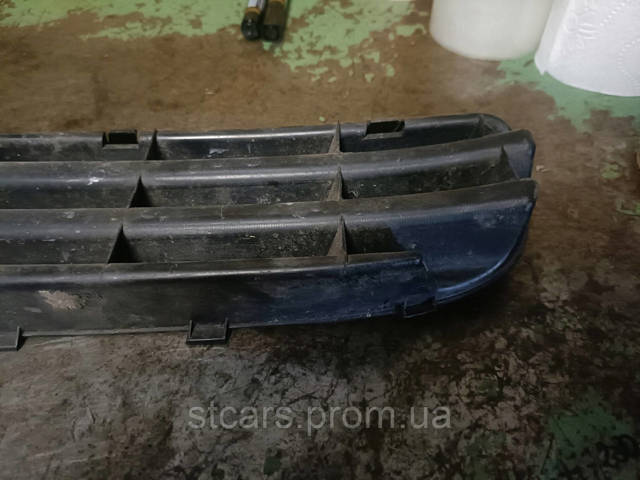 1U0807368B VAG Решетка бампера переднего правая купить в Одесса