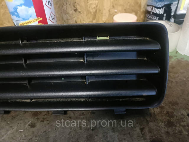 VAG 1U0807368B Решетка бампера переднего правая в наличии Каменское