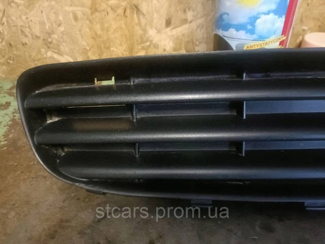 1U0807368B VAG Решетка бампера переднего правая купить в Ужгород