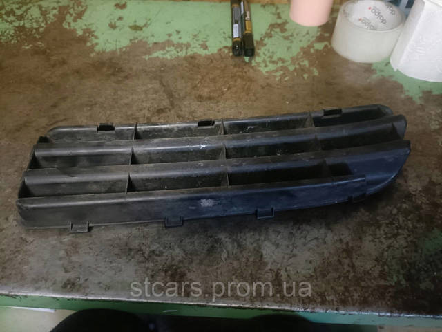 1U0807368B Решетка бампера переднего правая купить Черкассы