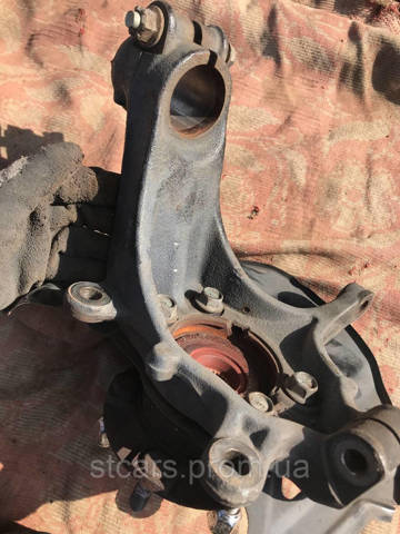 NISSAN 400144BA0A Цапфа передняя правая в наличии Полтава