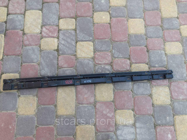 51777187102 BMW Кронштейн наружной накладки порога правой купить в Ровно