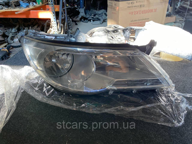 VAG 5N2941032K Фара правая в наличии Днепр