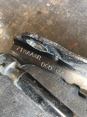 CHRYSLER 68143718AA Петля капота правая в наличии Украина
