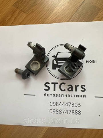 VAG 7N0831402C Петля двери передней правой в наличии Каменское