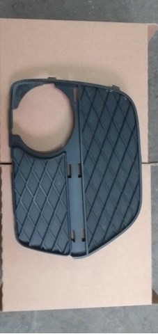 51117312605 BMW Заглушка (решетка) противотуманных фар бампера переднего левая купить в Винница
