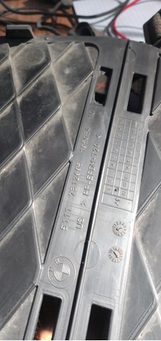BMW 51117312605 Заглушка (решетка) противотуманных фар бампера переднего левая в наличии Ужгород