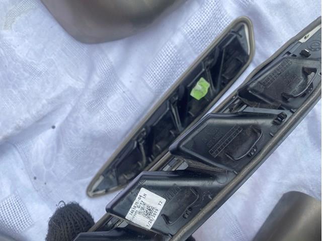 BMW 51137464922 Решетка радиатора правая в наличии Украина