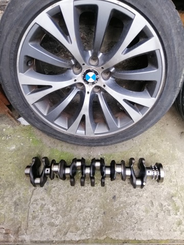 Коленвал двигателя BMW 7