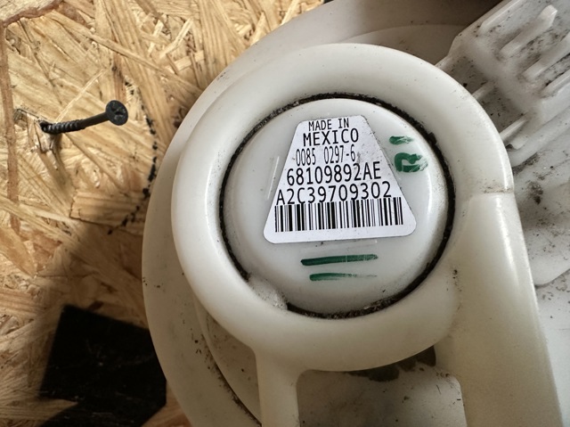 CHRYSLER 68217187AB Модуль топливного насоса с датчиком уровня топлива в наличии Украина