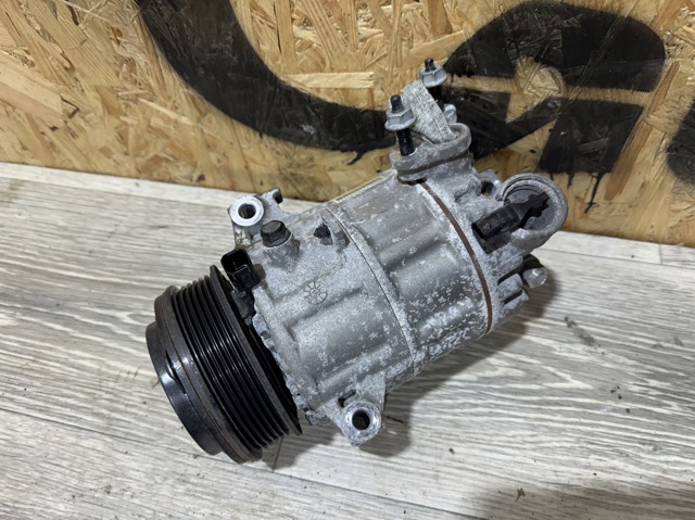Компрессор кондиционера 68245083AA CHRYSLER