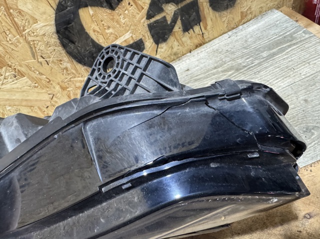 CHRYSLER 68275944AE Фара правая в наличии Ровно