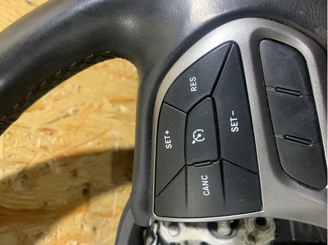Блок кнопочных переключателей рулевого колеса 68321897AA CHRYSLER