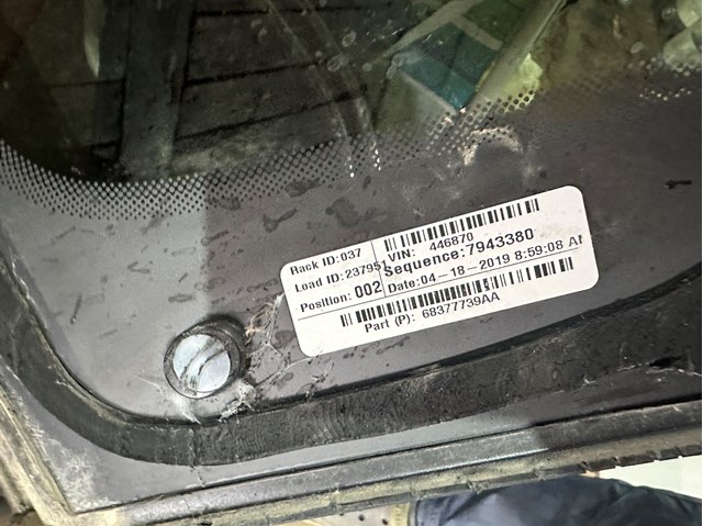 CHRYSLER 68377739AA Стекло кузова (багажного отсека) левое в наличии Днепр
