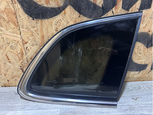Стукло багажника, правое 68415290AA CHRYSLER