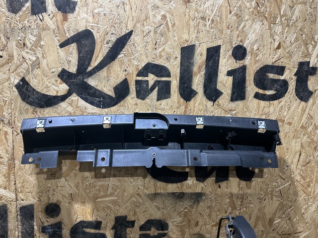 Кронштейн решетки радиатора 6UR05LXHAA КИТАЙ