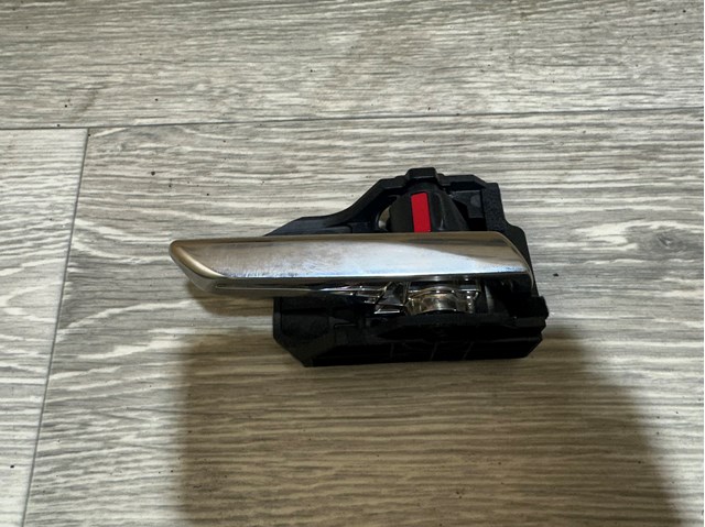 Ручка двери передней внутренняя правая BCJH58330C MAZDA