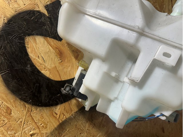 BCKB67481 MAZDA Бачок омывателя купить в Ирпень