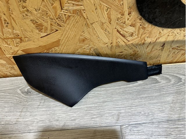 Накладка декоративная центральной консоли BDGF6424002 MAZDA