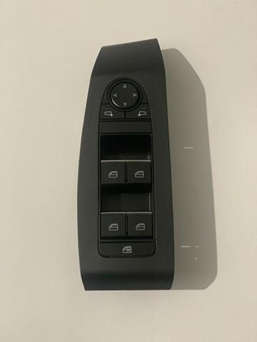 Кнопки переднего левого стекло подъёмника BDGF66350A MAZDA