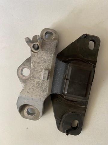 Левая подушка двигателя BDGH39070 MAZDA