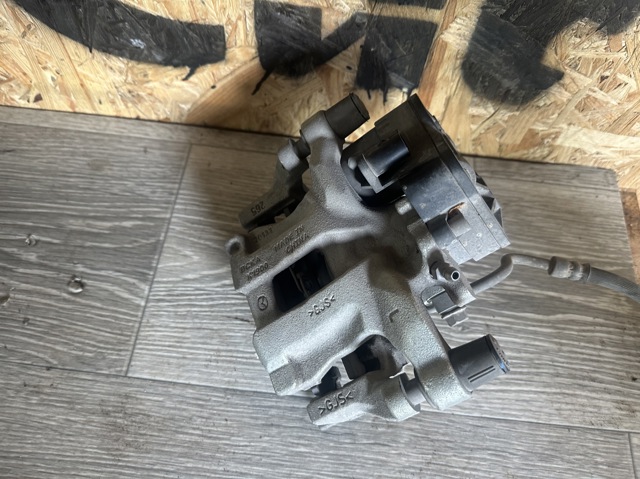 Тормозной суппорт задний левый BDYS2671X MAZDA