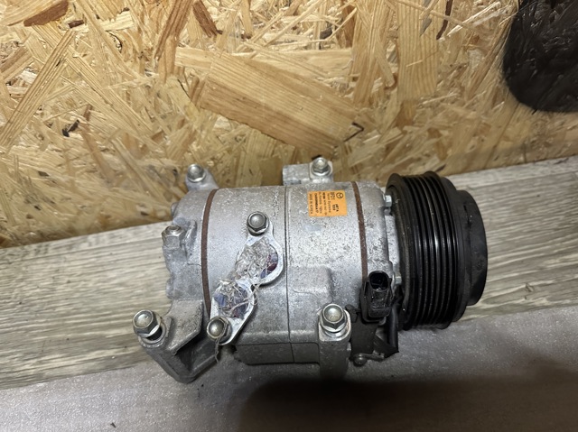 Компрессор хладагента BFD161450A MAZDA