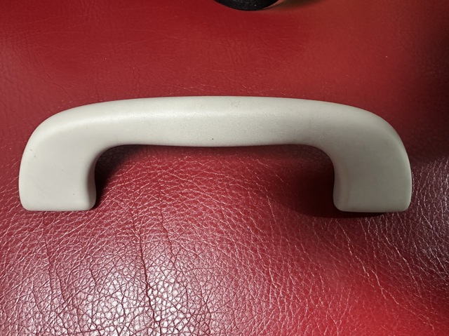 Поручни (держатели) и крючок для одежды GAL169470C75 MAZDA