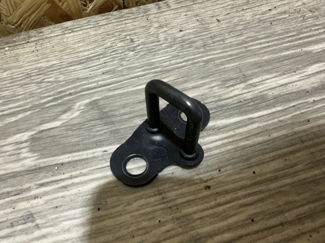 Фиксатор замка крышки багажника GG2A56840 MAZDA