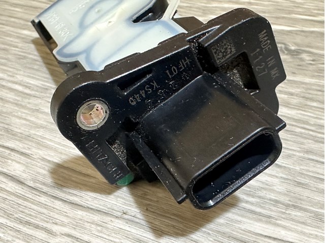 MAF датчик HF0113215 MAZDA