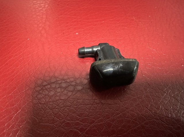 KB7W67510 MAZDA Форсунка омывателя заднего стекла купить в Николаев