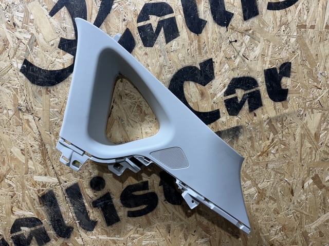 Обшивка стойки кузова внутренняя, задняя правая KB8C68250B75 MAZDA