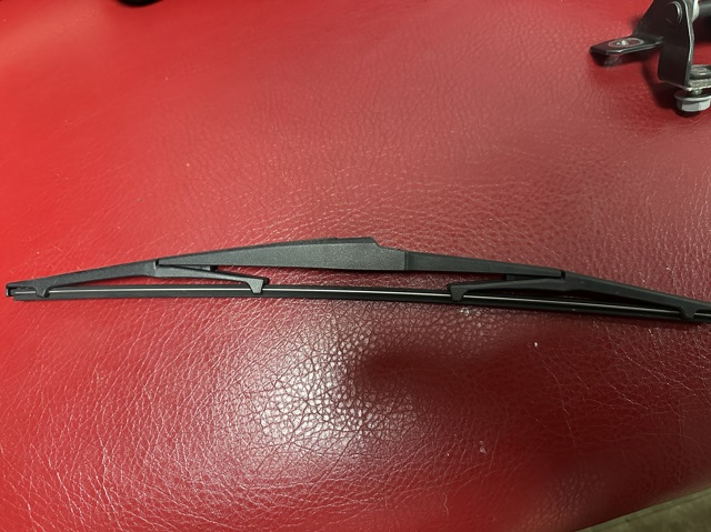 KD4767330 MAZDA Щетка-дворник заднего стекла купить в Львов