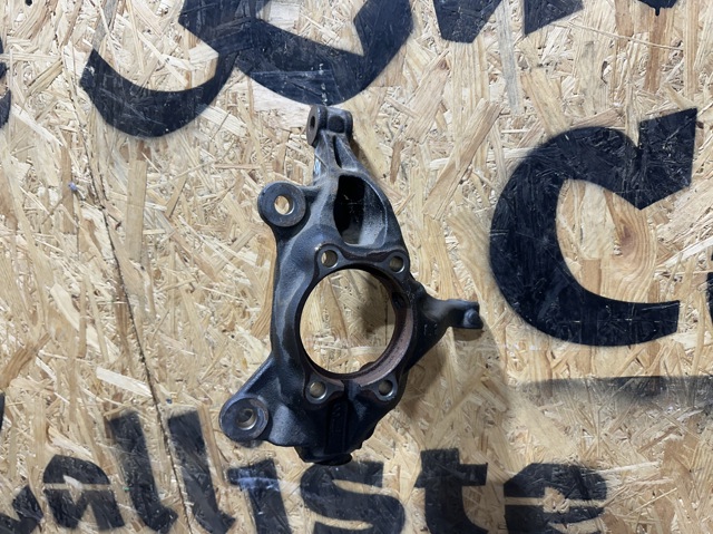 Кулак поворотный передний левый KN3L33031 MAZDA