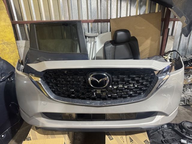 Бампер на авто KSD450031ABB MAZDA