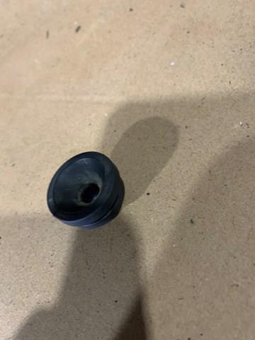 Подушка декоративной крышки мотора P30110238 MAZDA