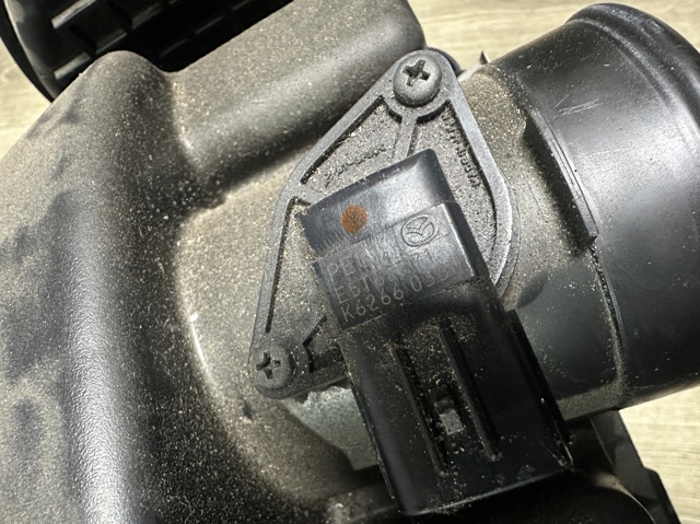 PE0113215 MAZDA Датчик потока (расхода) воздуха, расходомер M.A.F. - (Mass Airflow) купить в Львов
